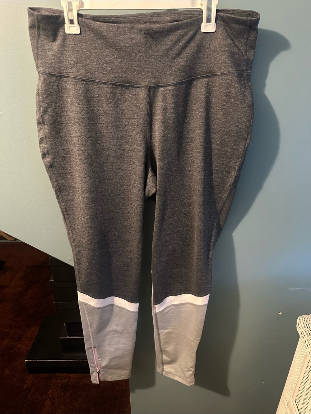 Women’s Active Colorblock Leggings - Dark Gray and Light Gray